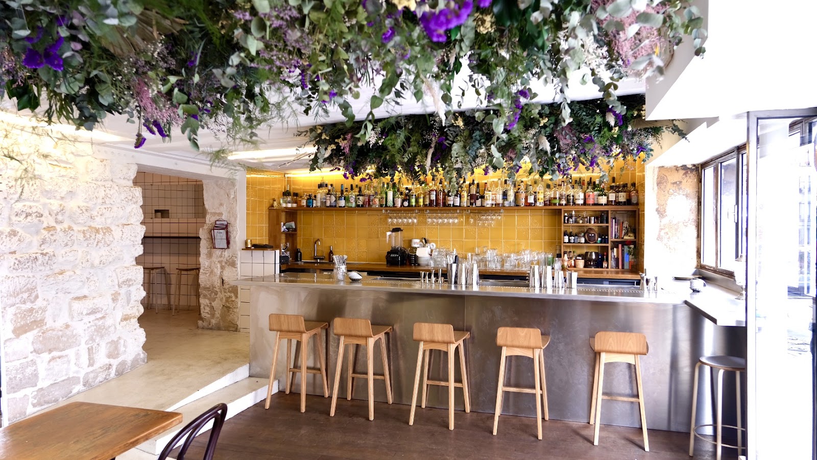 Combat Paris bar interior