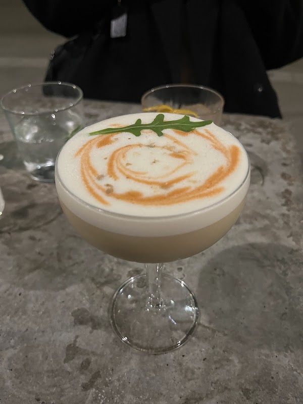 Gravity Bar in Paris