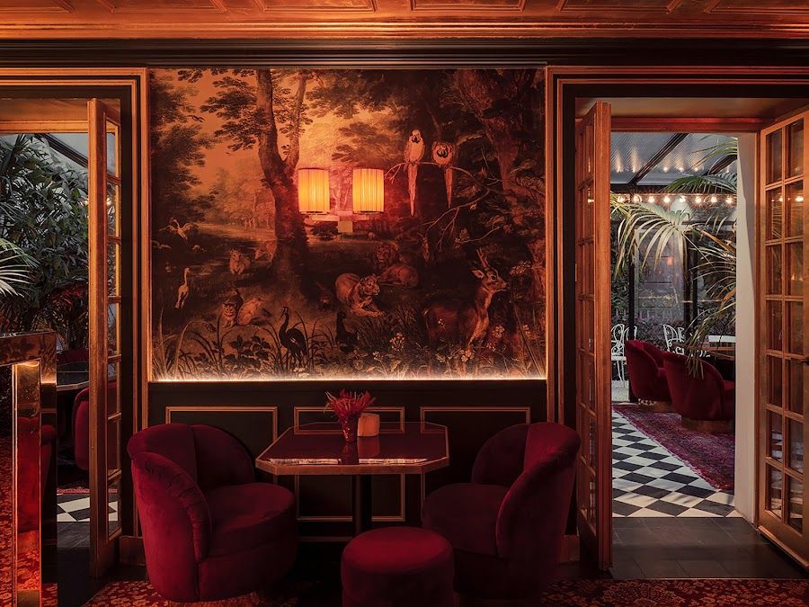 Le Tres Particulier, Paris
