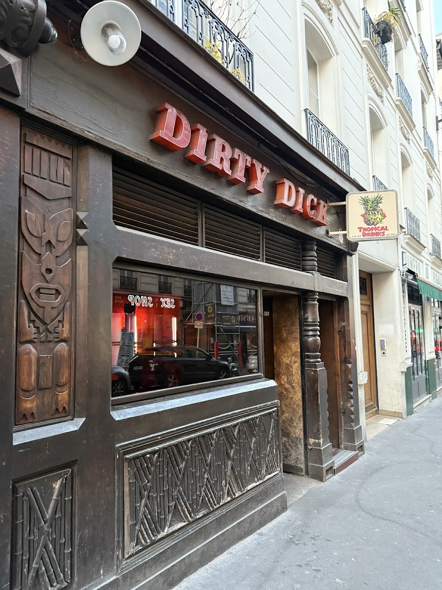Lulu White, Paris