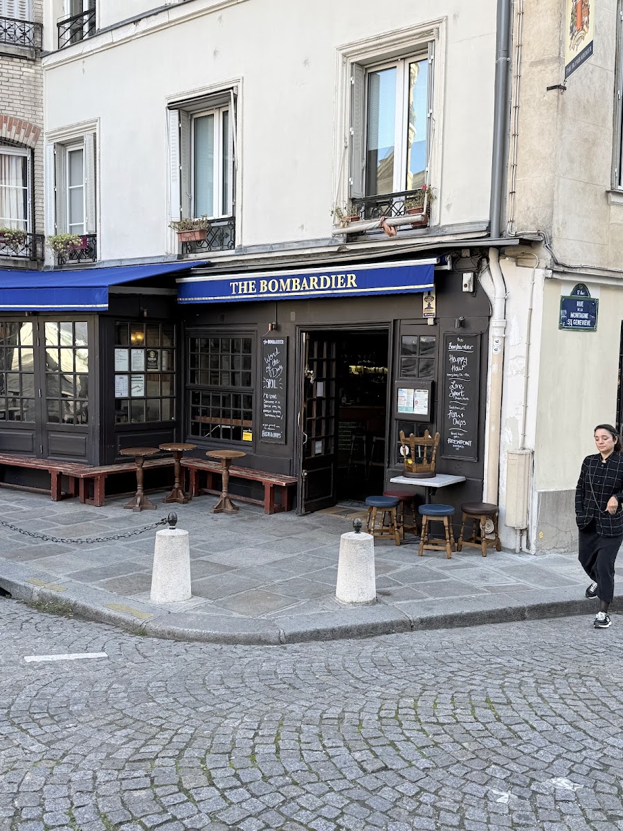 The Bombardier, Paris