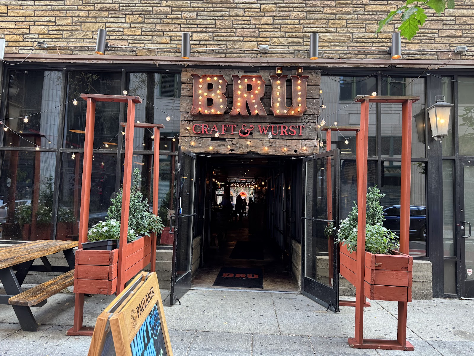 Brü Craft &amp; Wurst, Philadelphia