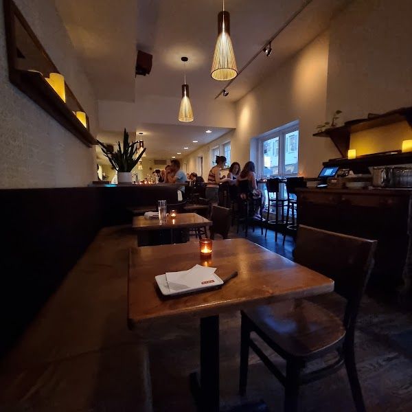Zahav Bar