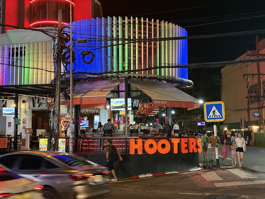 Hooters Phuket, Phuket