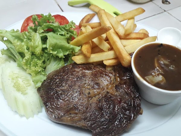 Legends Sports Bar and Grill in Phuket