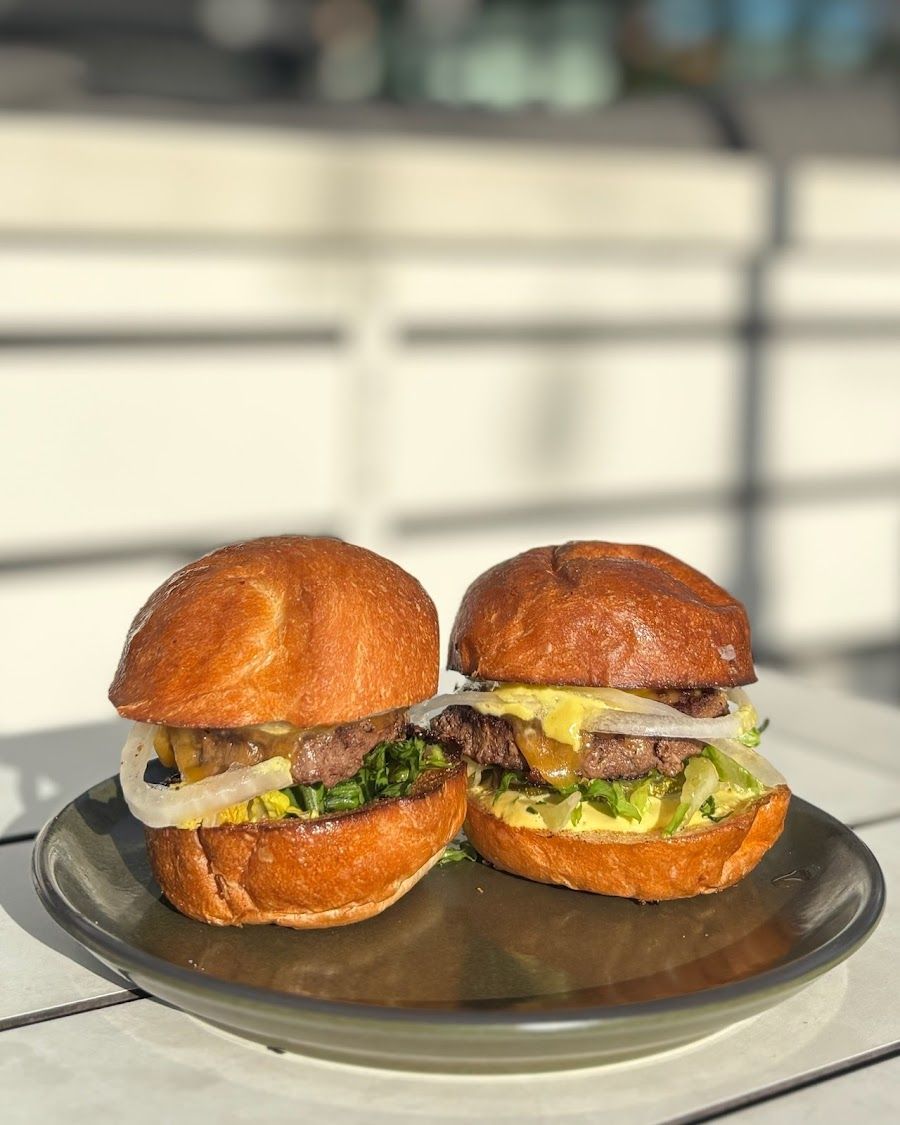 Altabira City Tavern, Portland