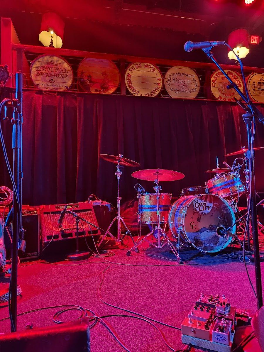 Bar From Far, Portland