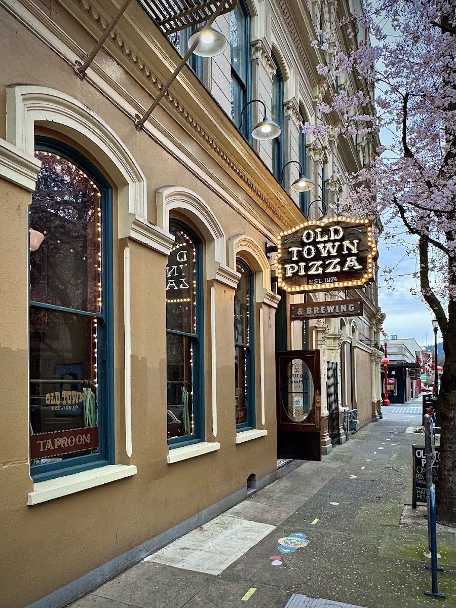 Old Town Pizza &amp; Brewing, Portland