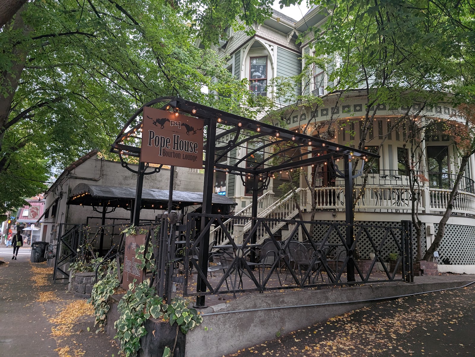 Pope House Bourbon Lounge, Portland