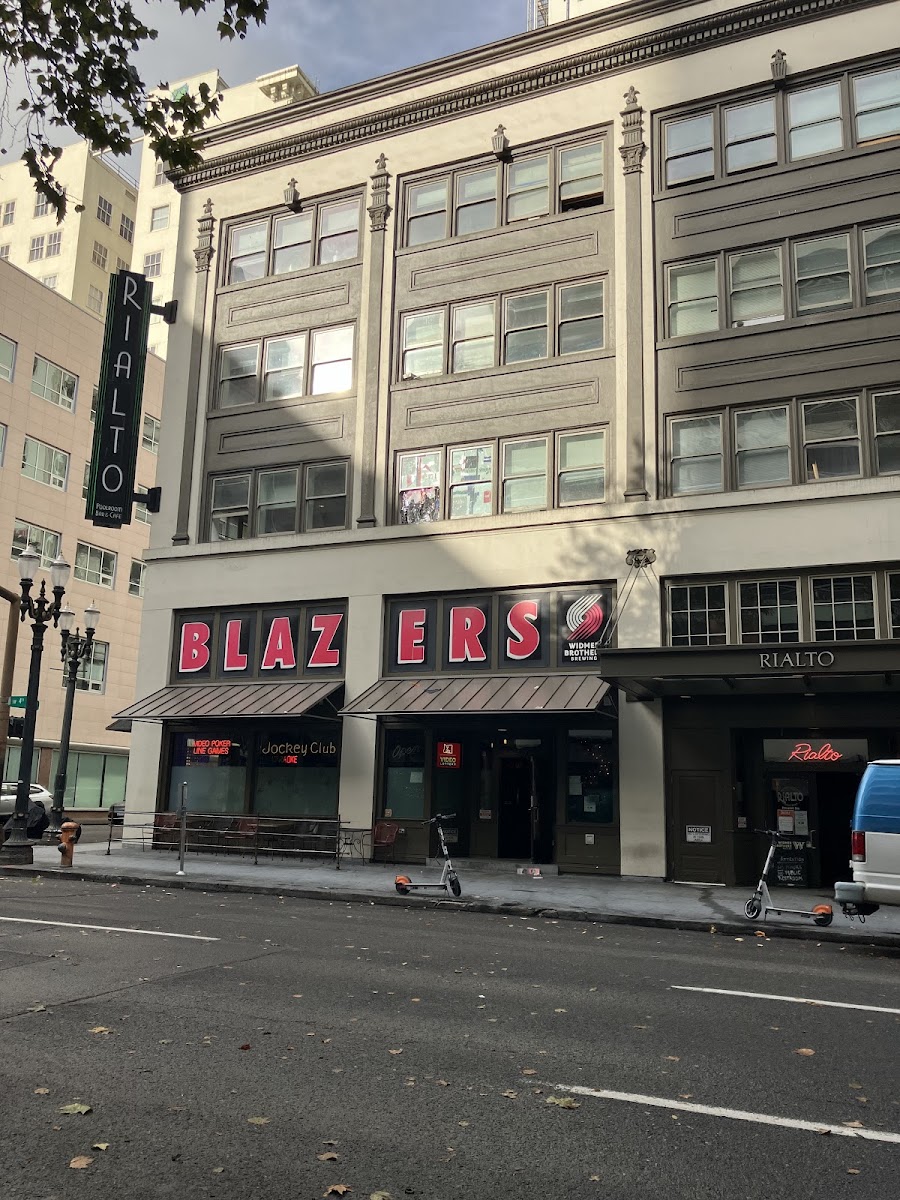 The Rialto Poolroom Bar & Cafe, Portland