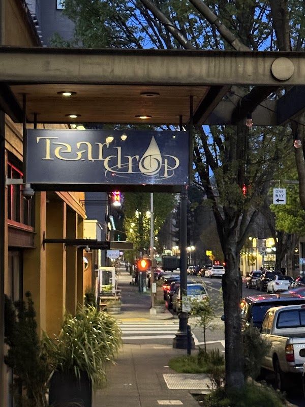 Teardrop Cocktail Lounge in Portland