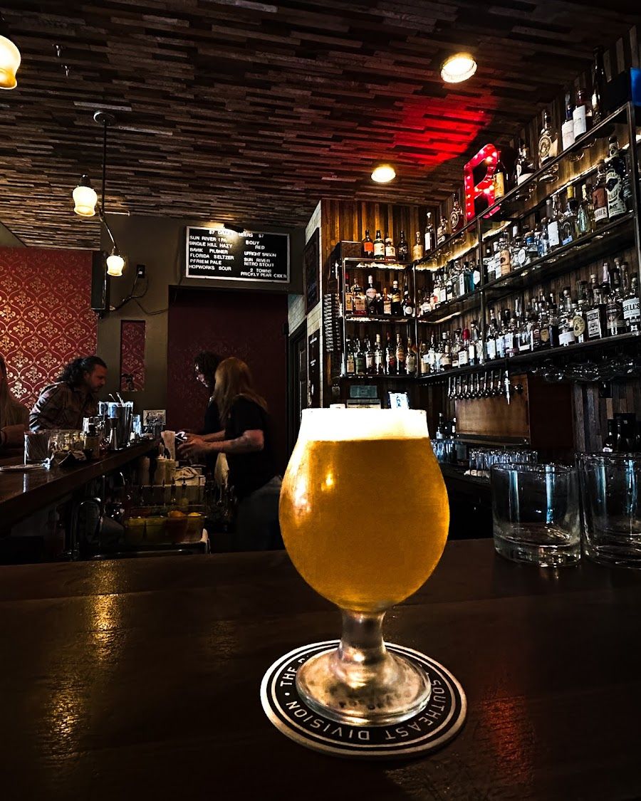 Richmond Bar, Portland