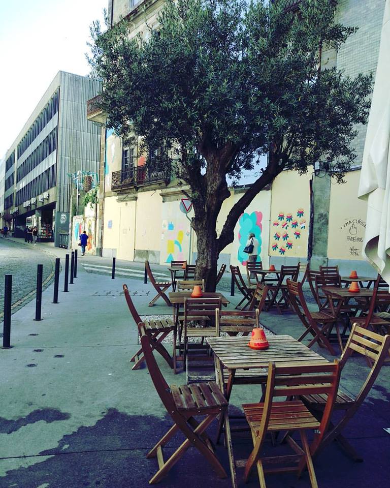 Aduela, Porto