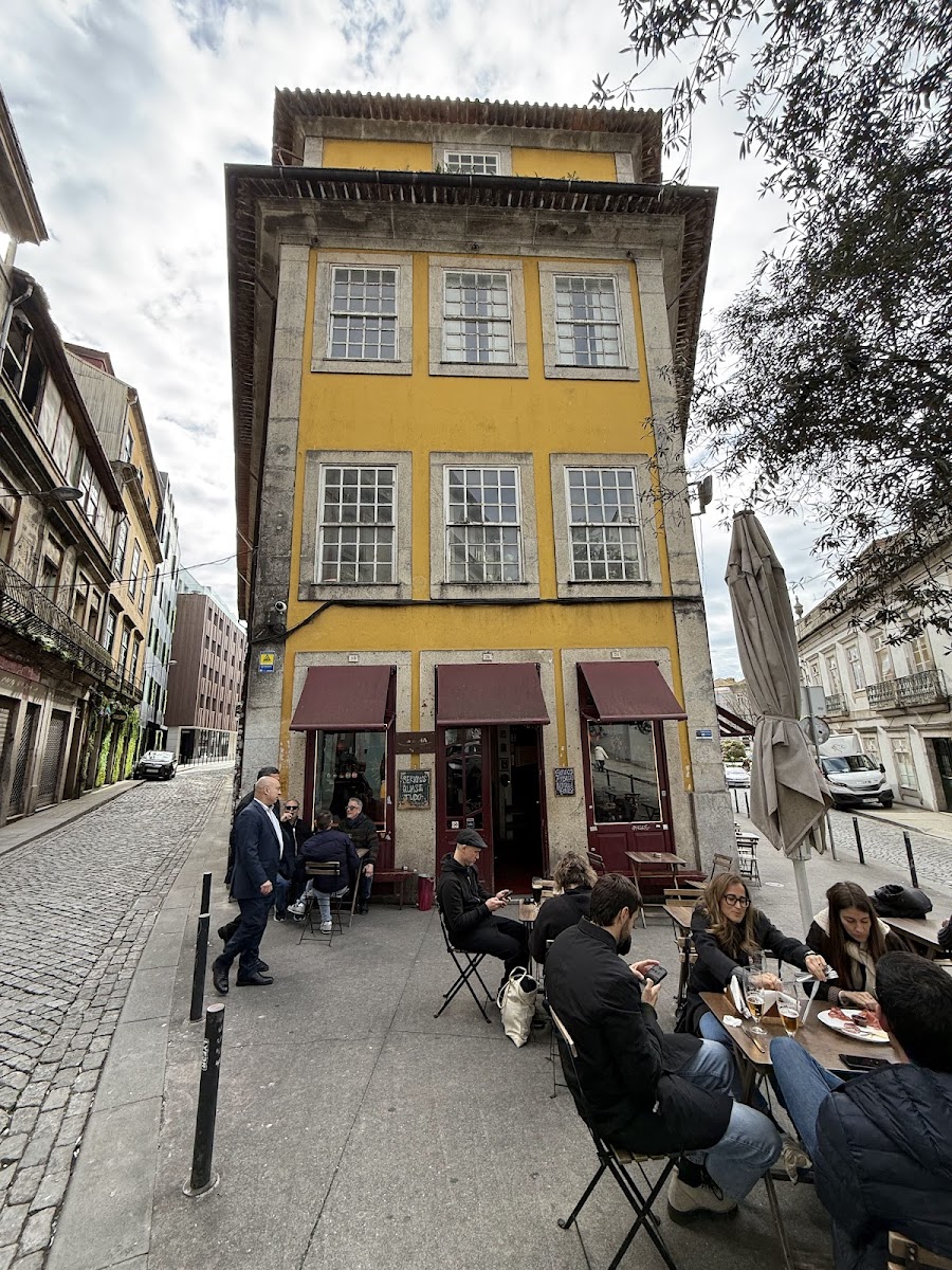 Aduela, Porto