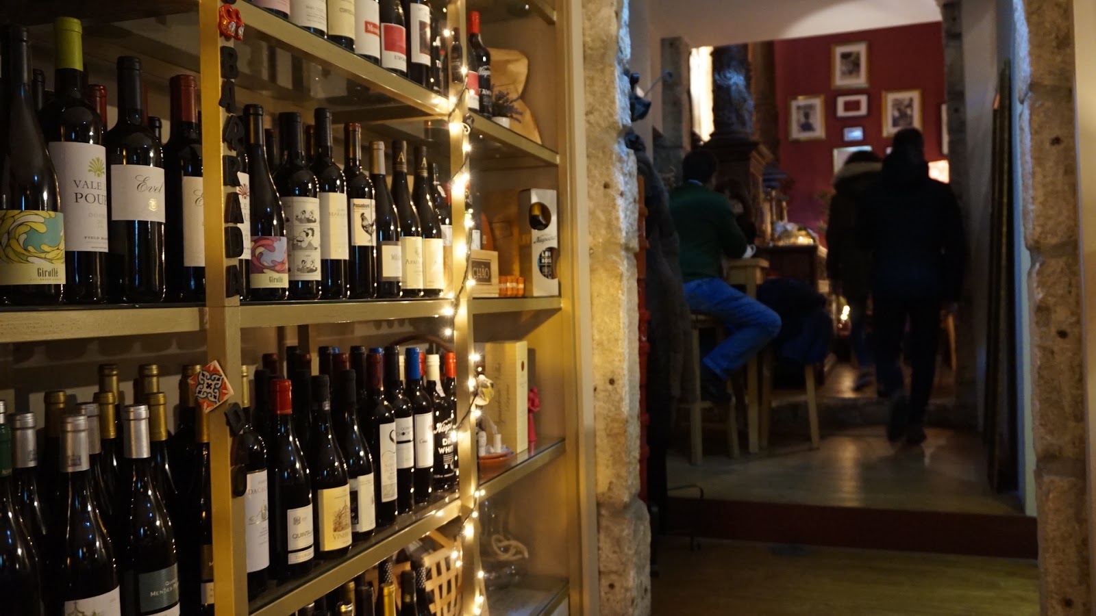 Capela Incomum Porto bar interior