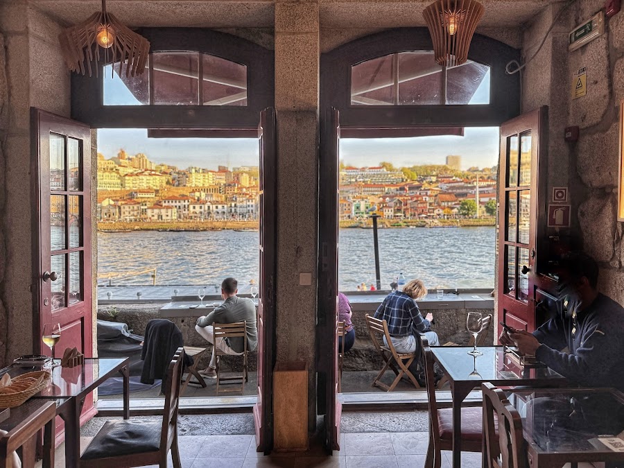 Wine Quay Bar, Porto
