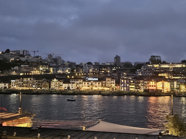 Wine Quay Bar in Porto