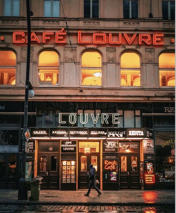 Le Petit Cafe Noir