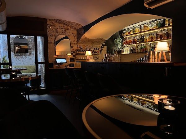 Bugsy's Cocktail Bar