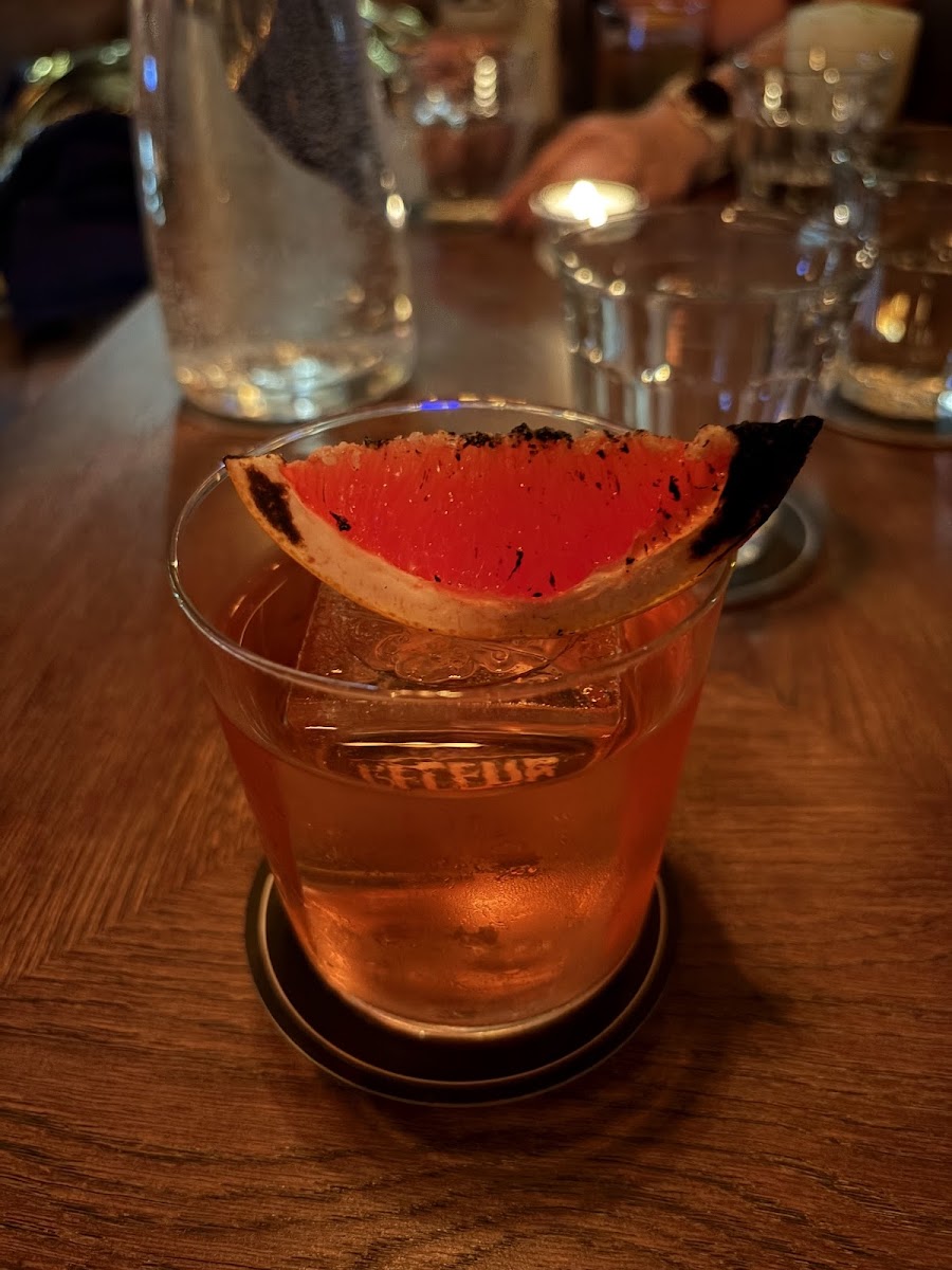 L'Fleur, Prague