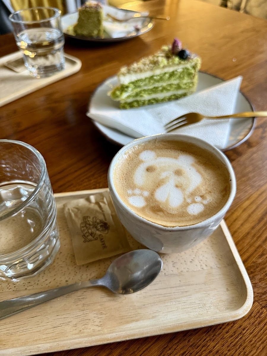 Le Petit Cafe Noir, Prague
