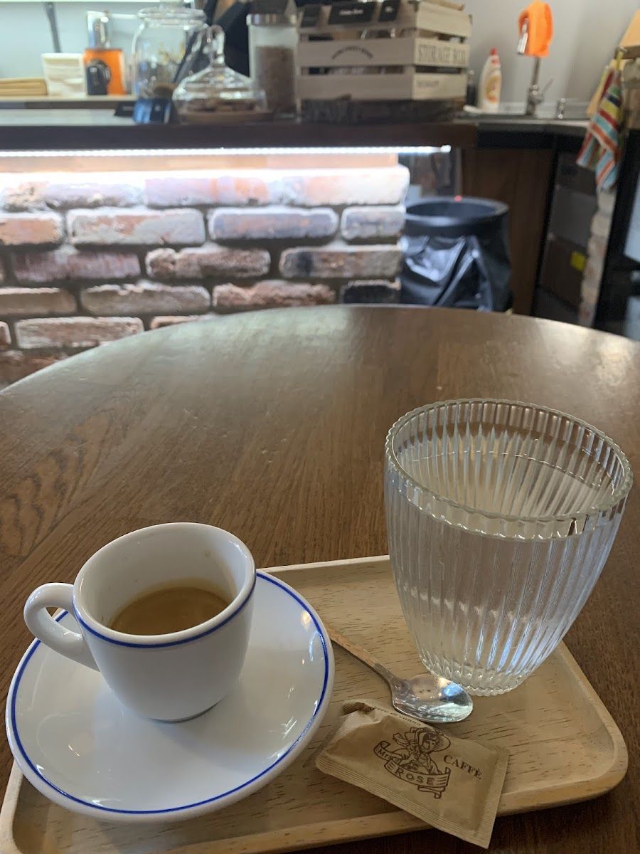 Le Petit Cafe Noir, Prague