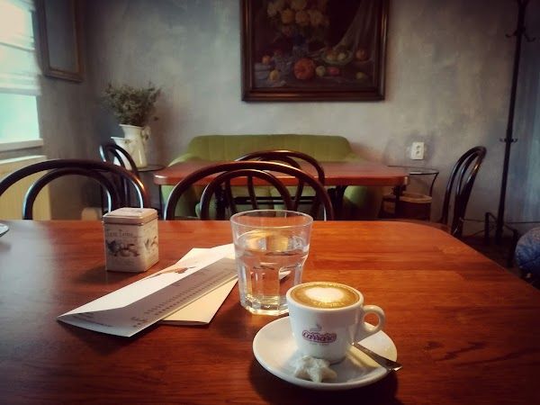Cafe Louvre