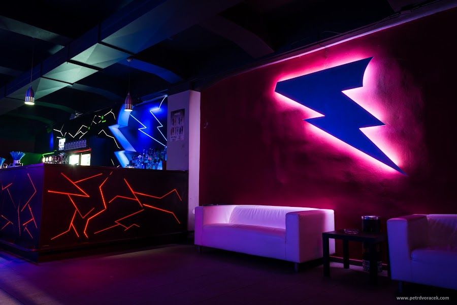 Storm Club, Prague