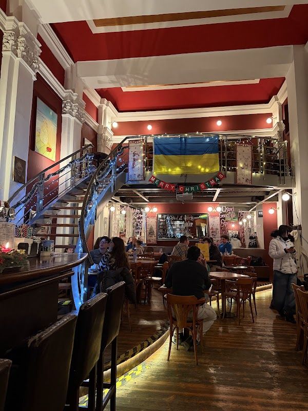 Cafe Louvre