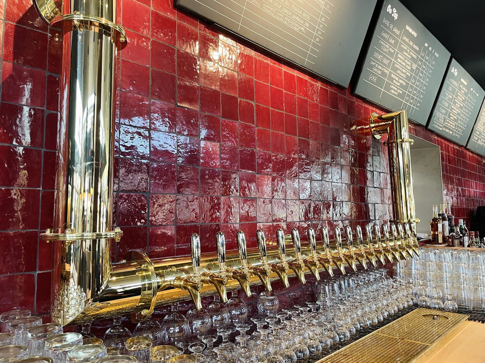Ponysaurus Brewing Raleigh-Durham bar interior