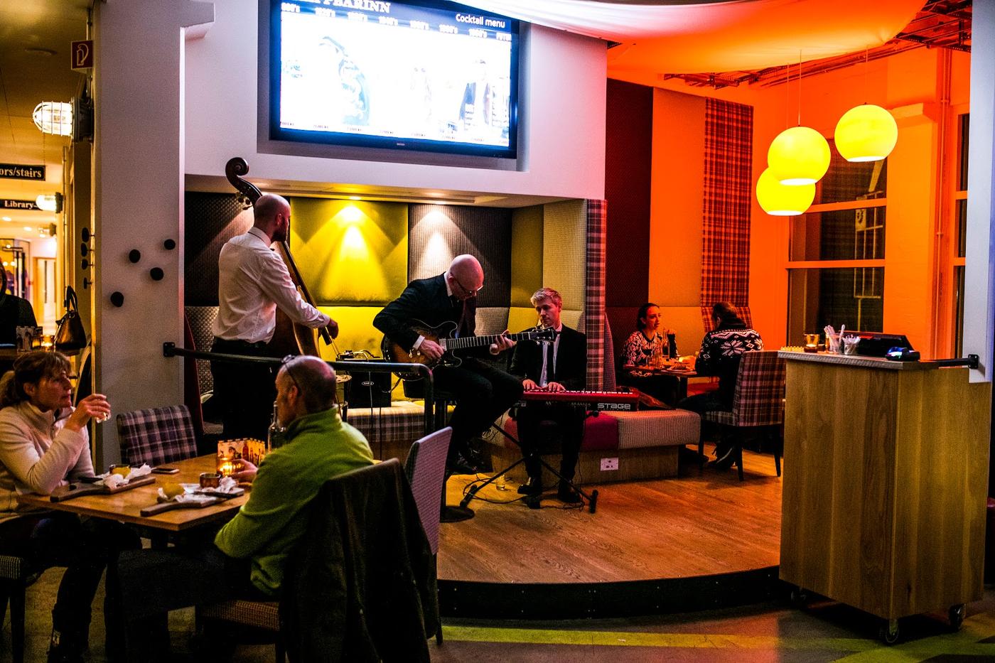 Slippbarinn Reykjavík bar interior