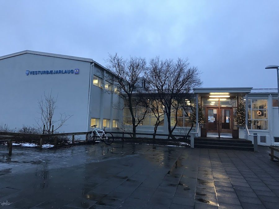Vesturbaejarlaug Bar, Reykjavik