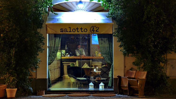 Salotto 42, Rome