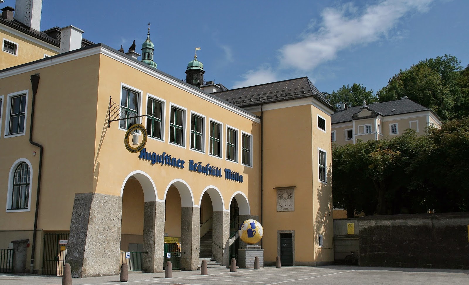 Augustiner Bräu Salzburg bar interior