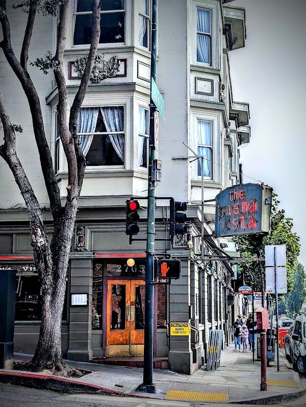 Soluna Cafe & Lounge