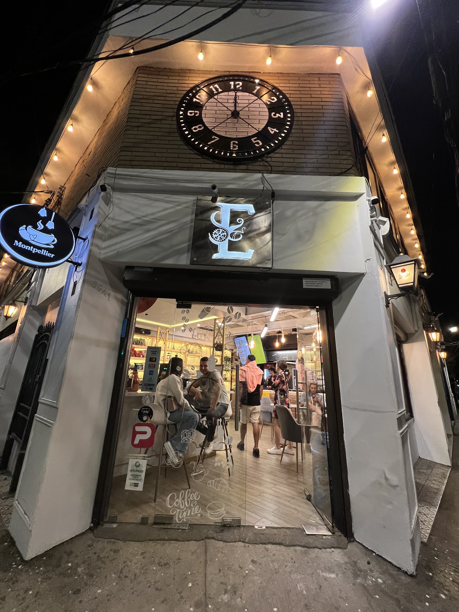 Bar Enigma, Santiago