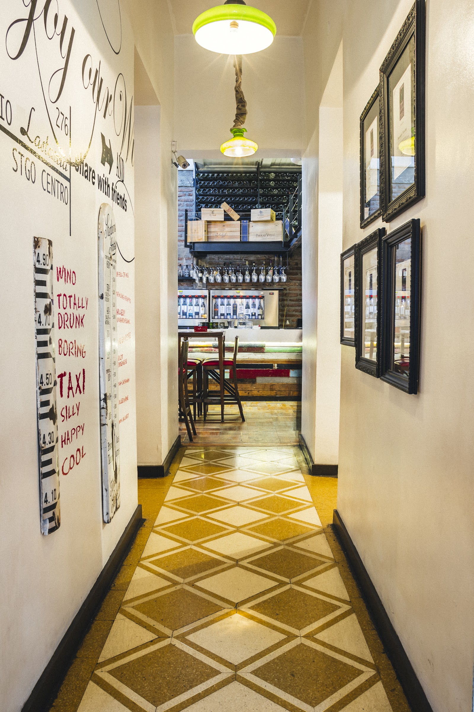 Bocanariz Santiago bar interior