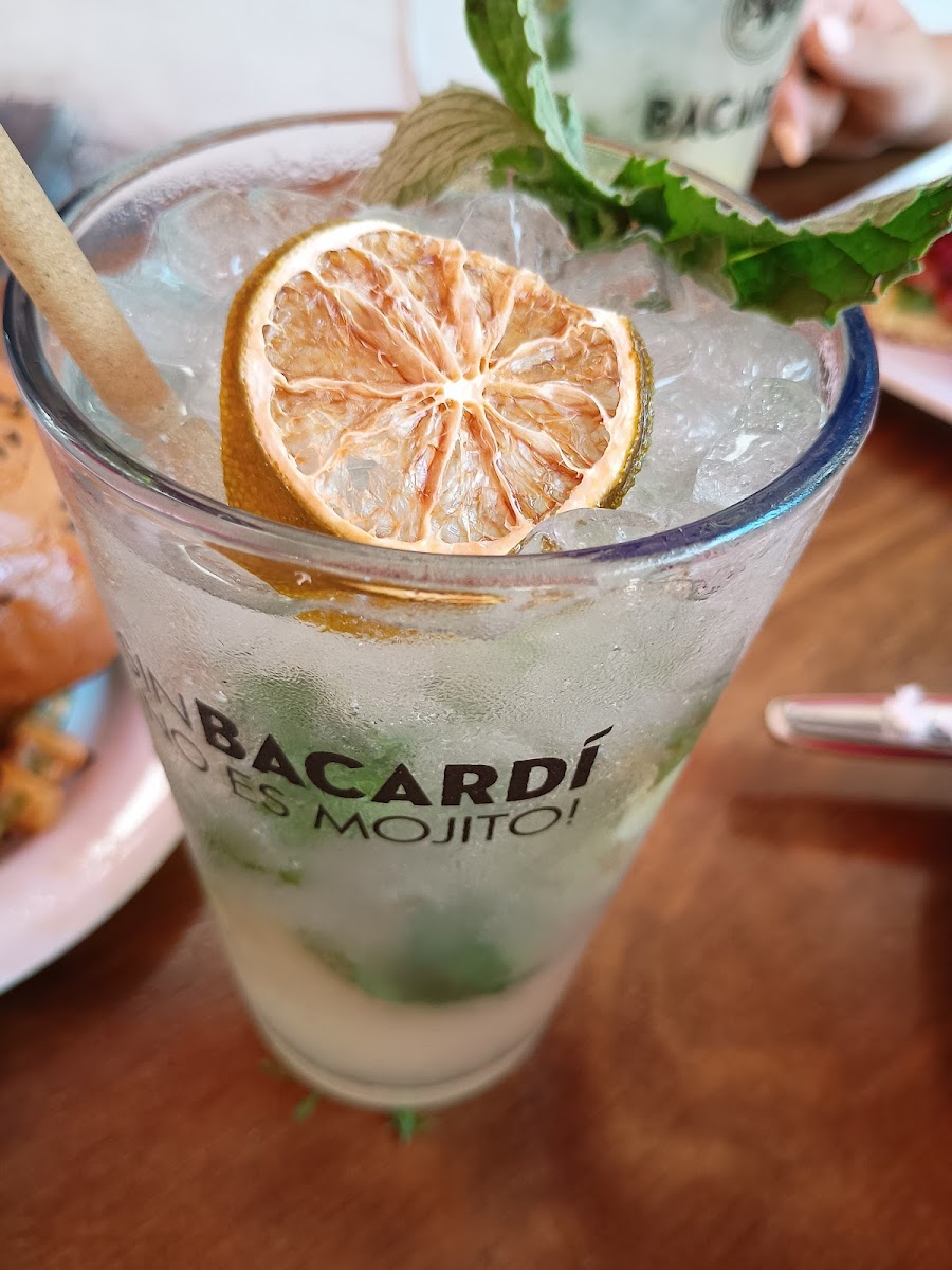 California Cantina, Santiago