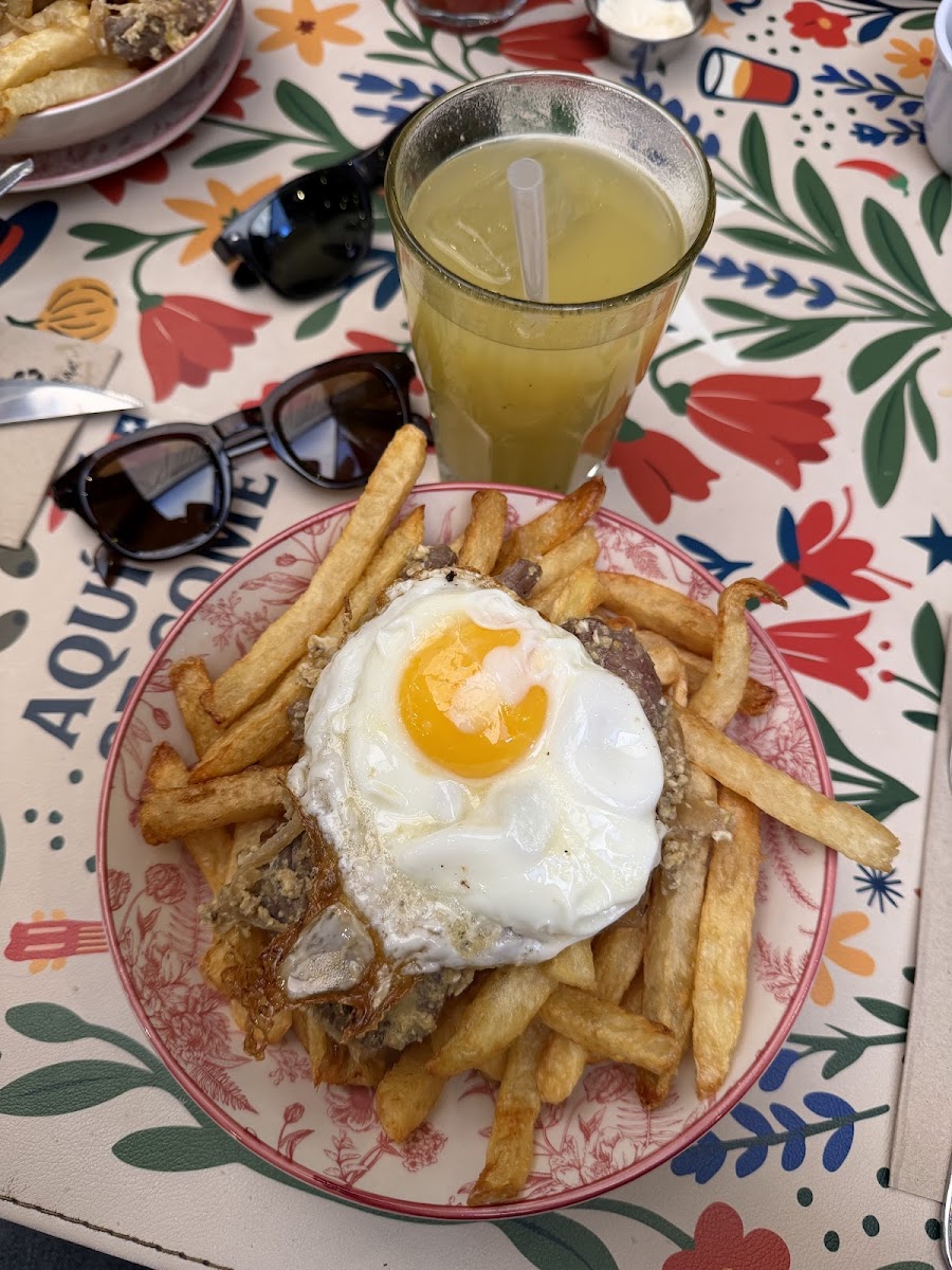 El Hoyo, Santiago