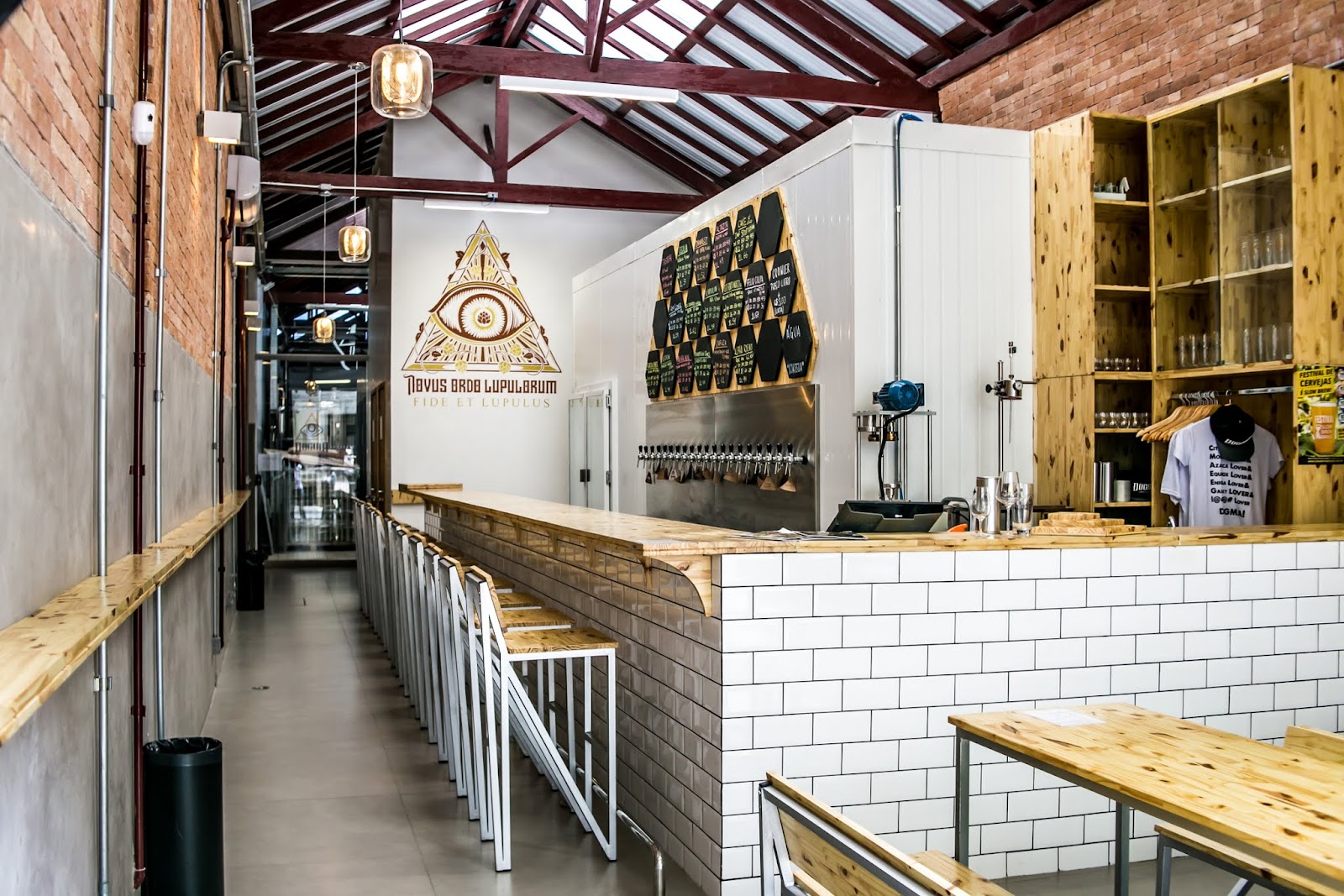 Cervejaria Dogma taproom interior, Vila Buarque São Paulo