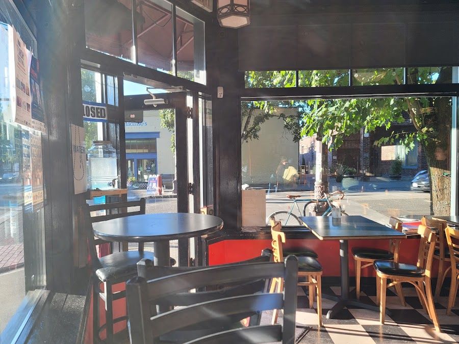 Lottie's Lounge, Seattle