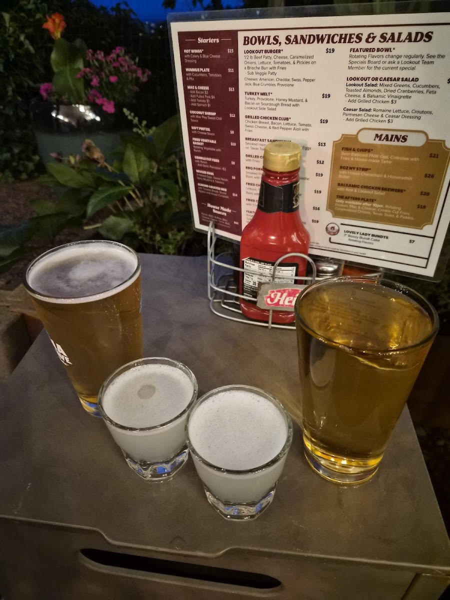The Lookout Bar & Grill, Seattle
