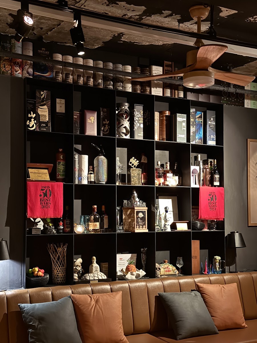 Pine &amp; Co, Seoul