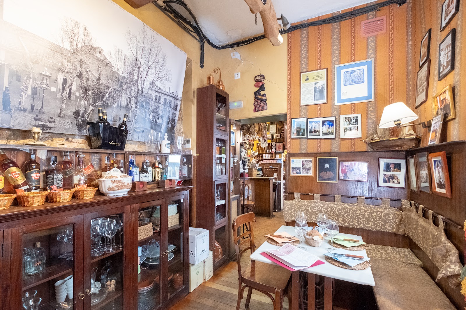 Antigua Abaceria de San Lorenzo, Seville