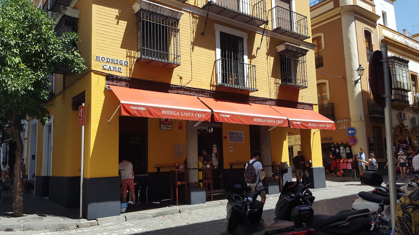 Bodega Santa Cruz, Seville