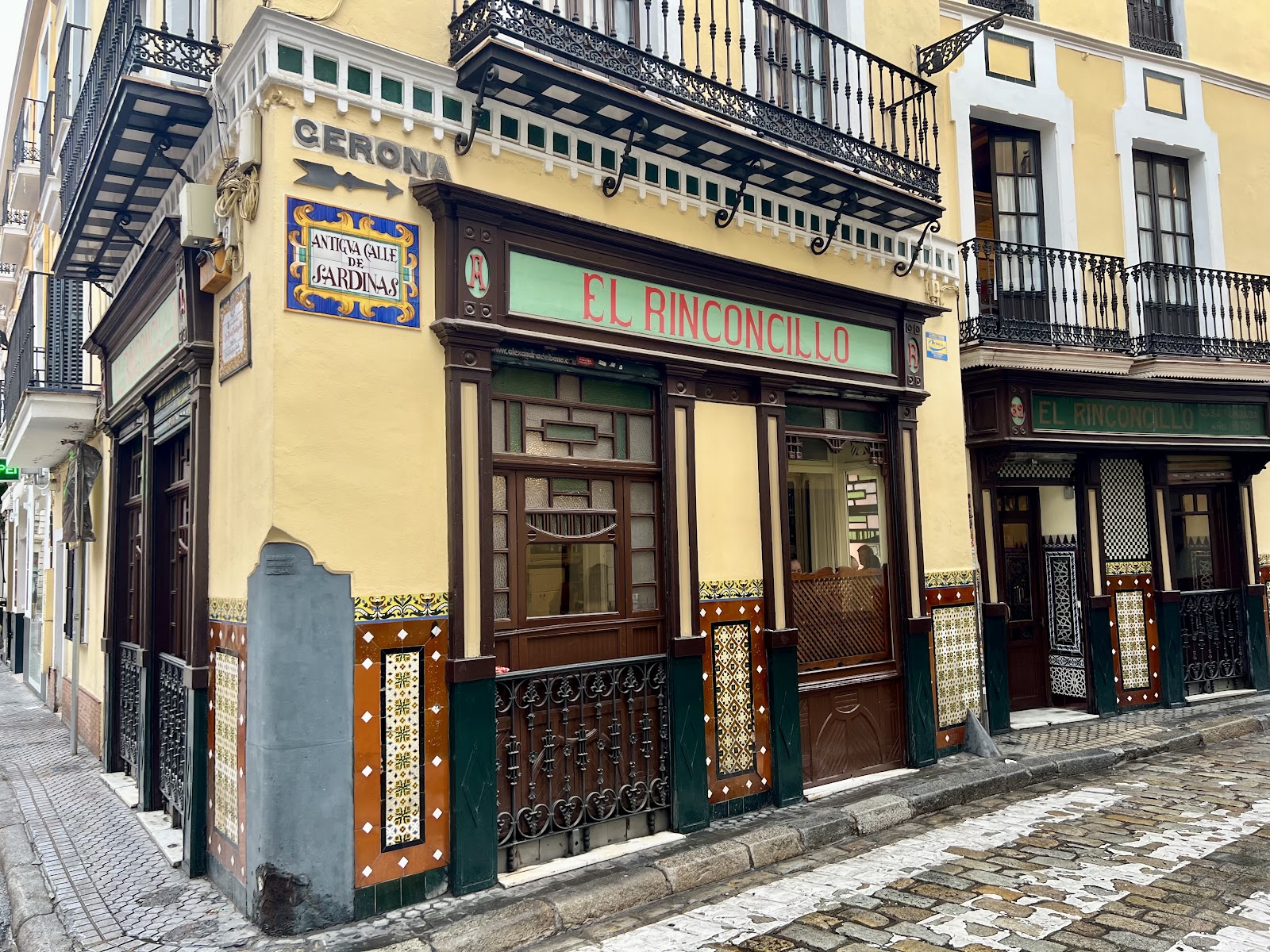 El Rinconcillo Seville bar interior