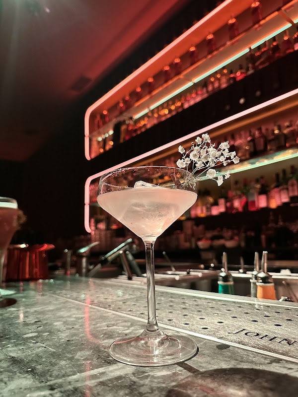 Montana Cocktail Bar in Seville