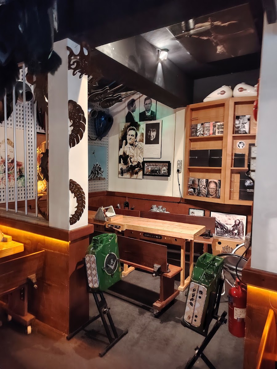 Handlebar, Singapore