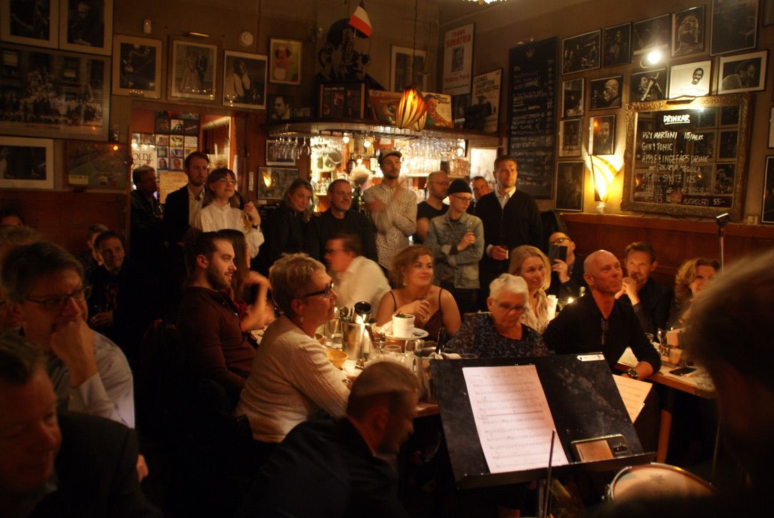 Glenn Miller Cafe