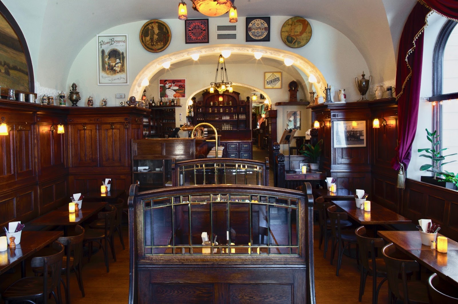 Zum Franziskaner beer hall interior with Jugendstil panelling, Gamla Stan, Stockholm